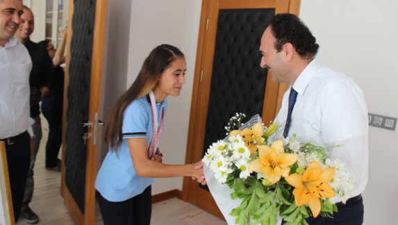 Atletizm Türkiye Şampiyonu Öğrencimiz Sayın ÇANDIROĞLU ile Birlikteydi