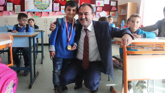 Sayın ÇANDIROĞLU Efeler Kadıköy İlk ve Ortaokullarımızı Ziyaret Etti
