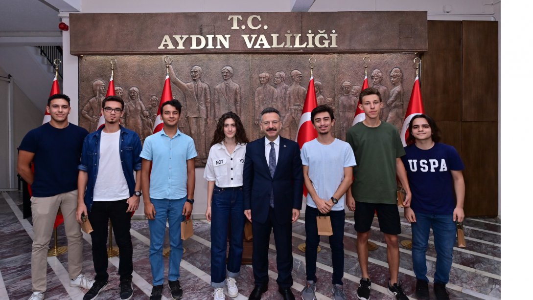 2022 YKS Türkiye Şampiyonları Aydın Valisi Sayın Hüseyin AKSOY İle Birlikteydi