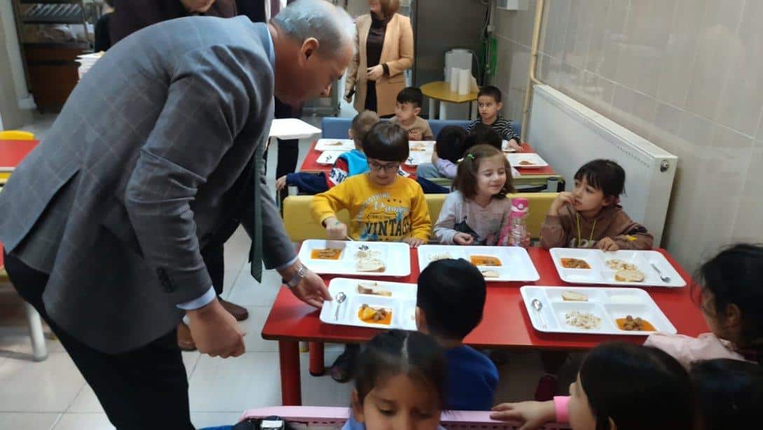Aydın'da Okul Öncesi Öğrencileri İçin Ücretsiz Yemek Uygulaması Başladı